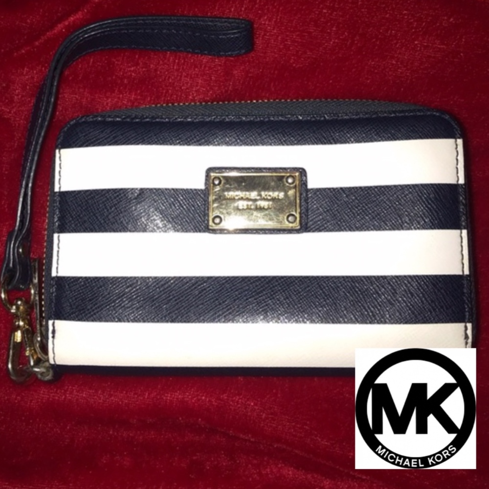 Michael Kors Wristlet